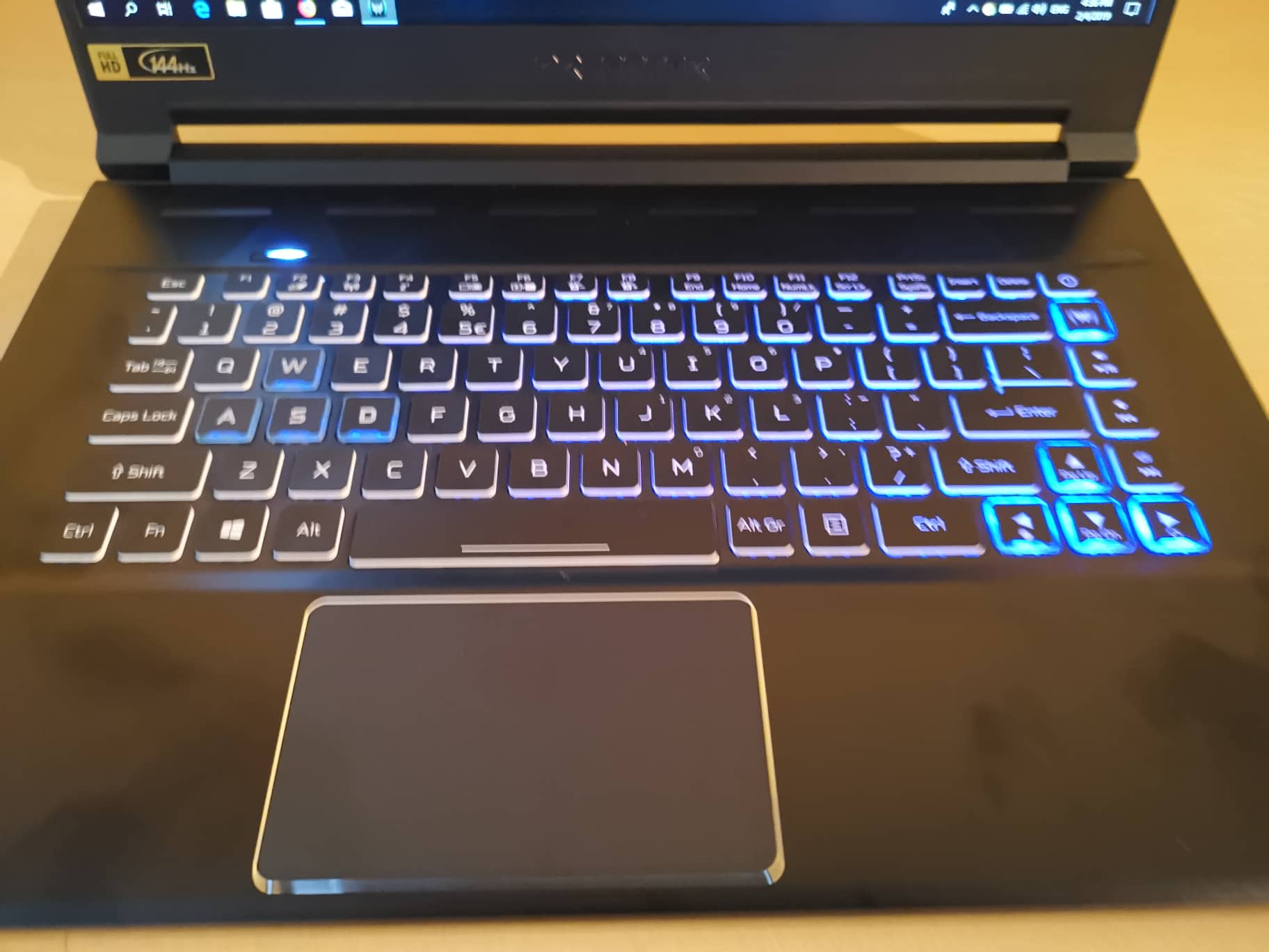 Ревю на Acer Predator Triton 500 – красив, бърз и шумен