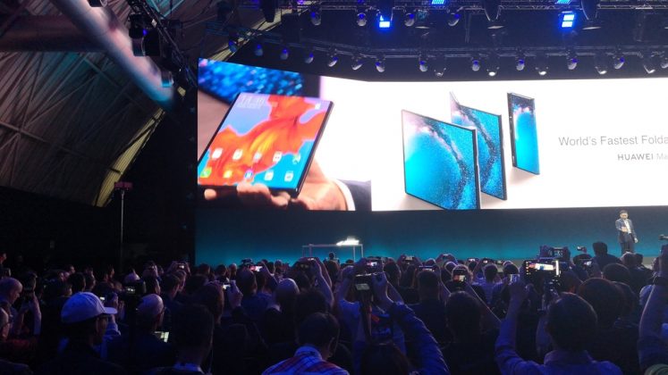 Huawei представи сгъваемия си 5G смартфон на MWC 2019