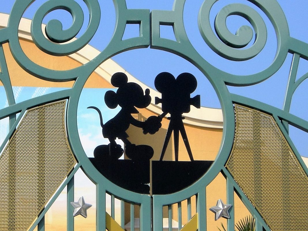 Mickey Mouse Film Disney Mouse Studio Disney и Nestle махнаха рекламите си от YouTube заради скандални детски клипове