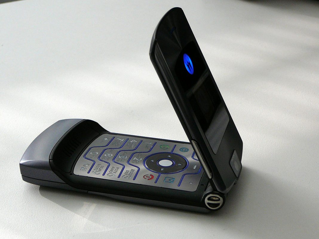 anons Motorola ще покаже първия си гъвкав смартфон през лятото