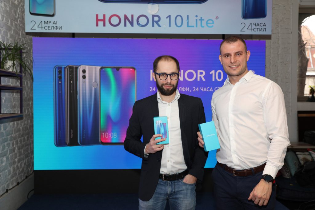 HONOR представи официално селфи-смартфонa HONOR 10 Lite и HONOR Watch в България
