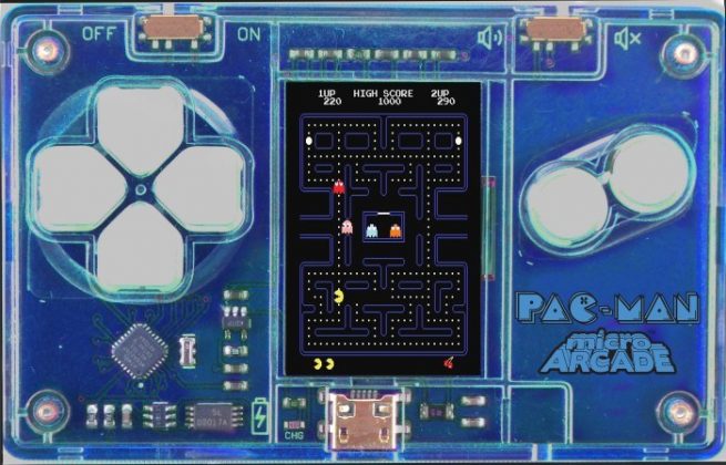 Поглед върху Micro Arcade – конзола с големината на дебитна карта