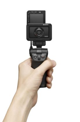 Sony анонсира защитената екшън камера RX0 II с цена 0