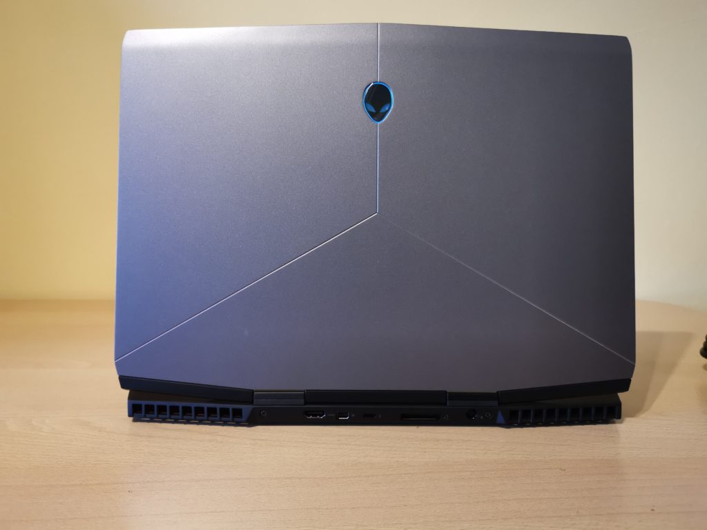 Alienware m15 – страхотна геймърска машина
