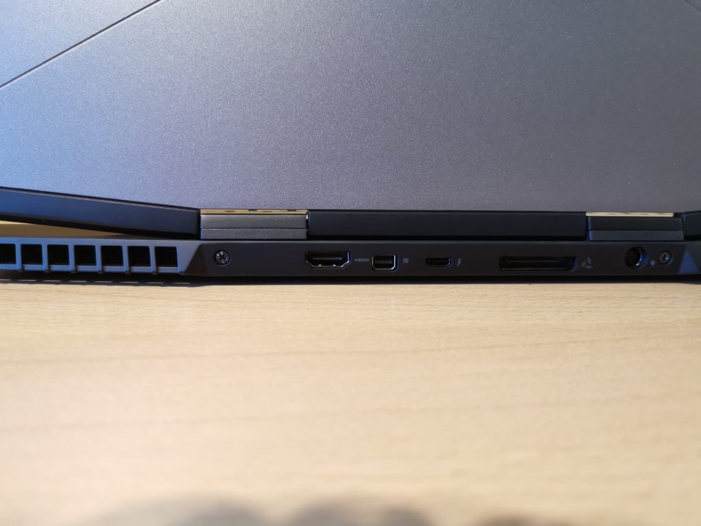 Alienware m15 – страхотна геймърска машина