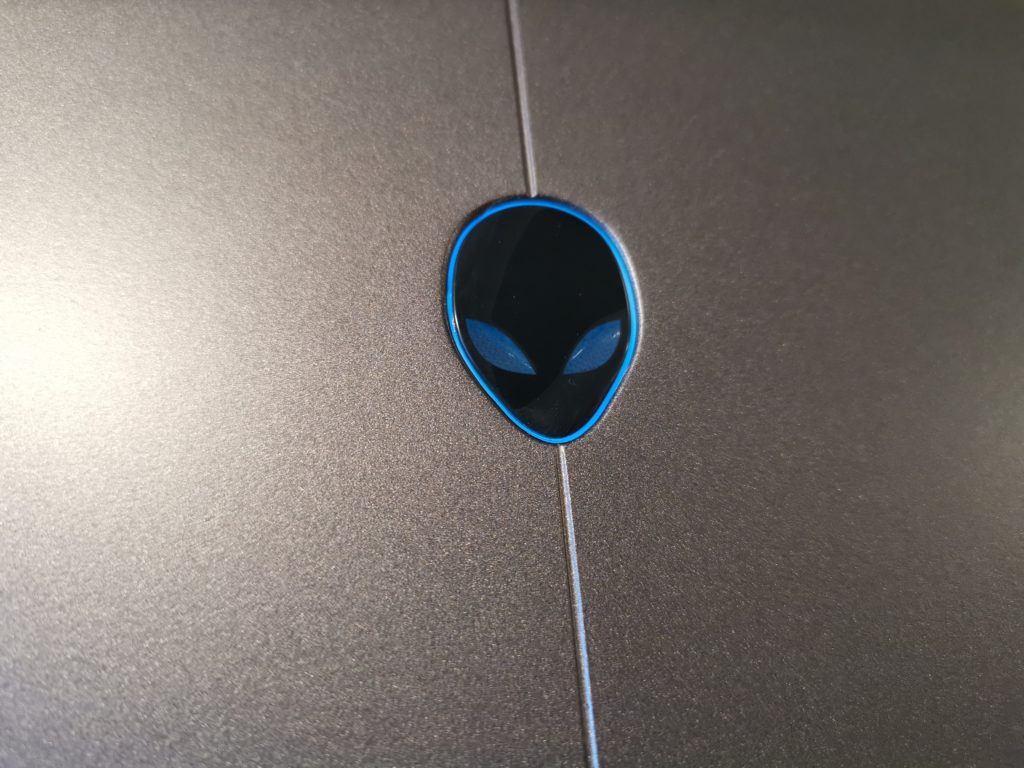 Alienware m15 – страхотна геймърска машина