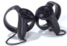 Facebook погрешка доставя Oculus VR Touch контролери с мистериозни съобщения