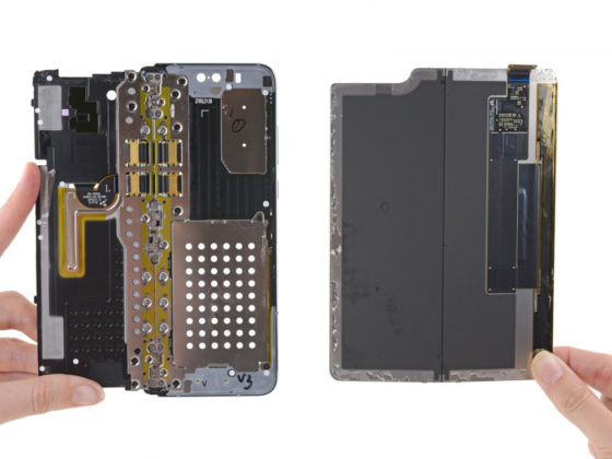 iFixit разбраха защо се поврежда екранът на Samsung Galaxy Fold