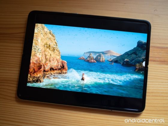 Мненията на медиите и критиците за смартфона Galaxy Fold
