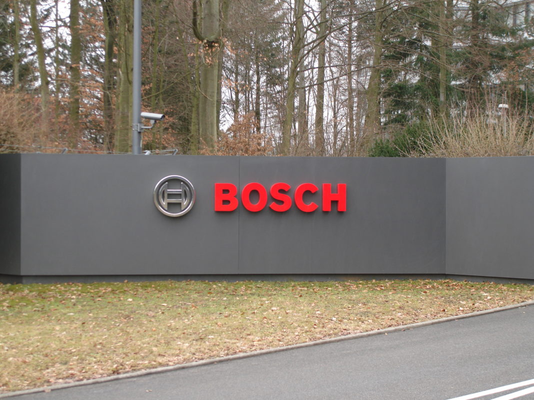 Bosch представи хладилник на блокчейн