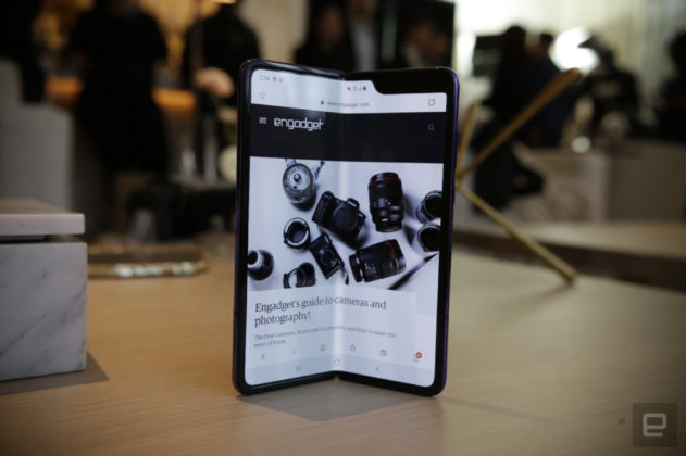 Мненията на медиите и критиците за смартфона Galaxy Fold