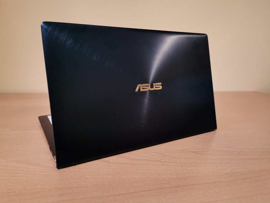 Ревю на лекия, тънък и стилен 14-инчов ноутбук Asus ZenBook 14 UX433F