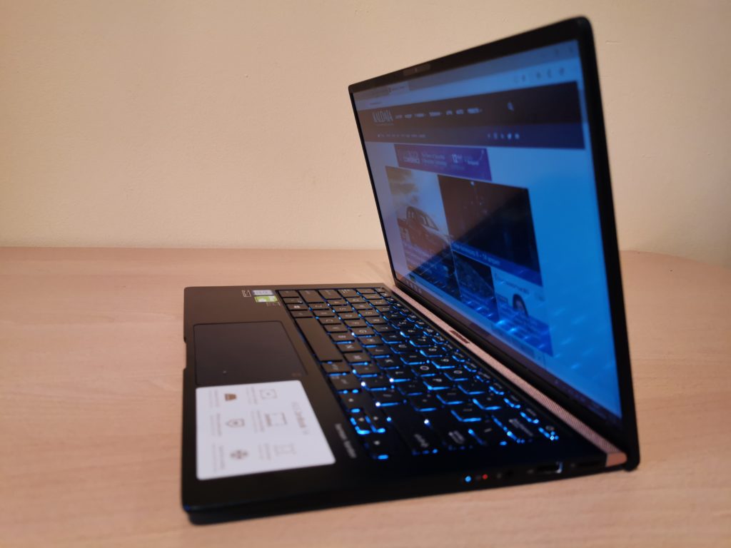 Ревю на лекия, тънък и стилен 14-инчов ноутбук Asus ZenBook 14 UX433F