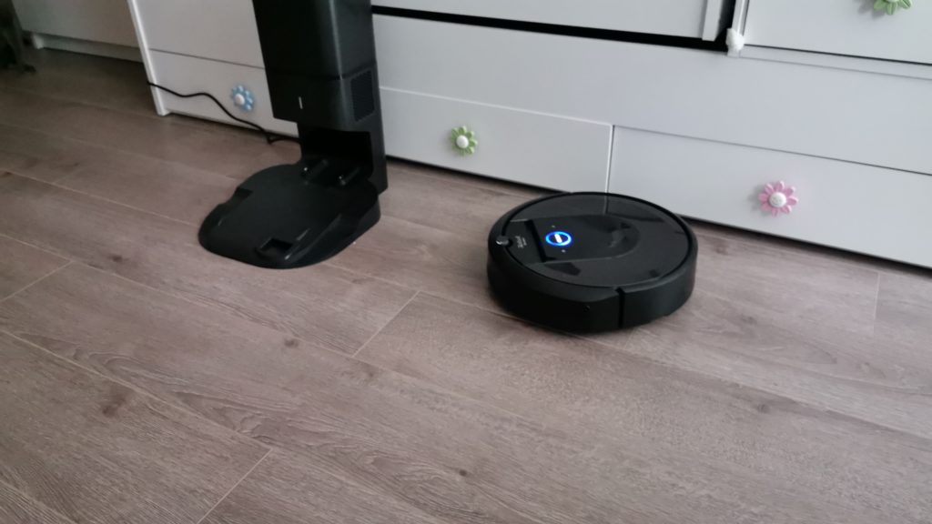 iRobot Roomba i7+ е следващото ниво при роботите за почистване