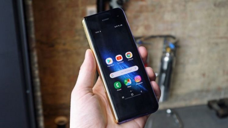 Мненията на медиите и критиците за смартфона Galaxy Fold