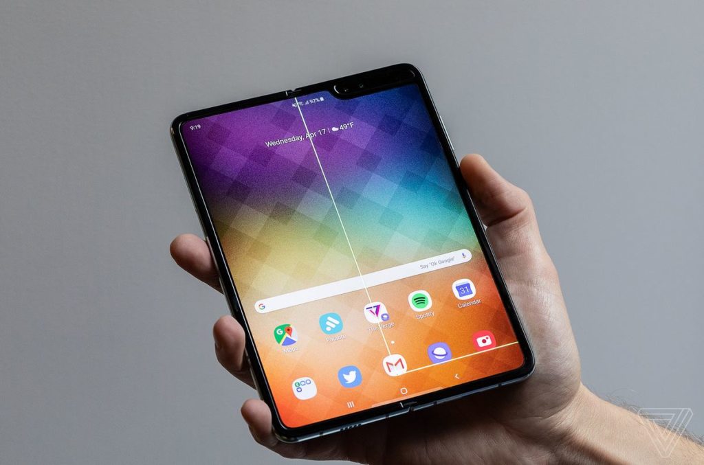Някои от тестовите Samsung Galaxy Fold се счупиха след два дни ползване