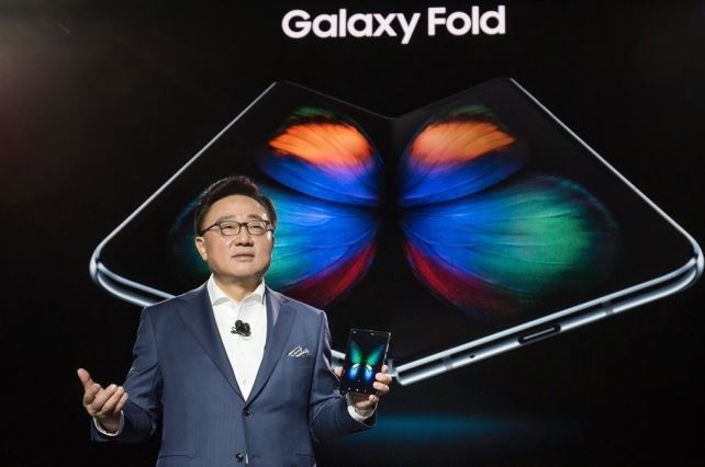 Samsung реши проблема с дисплея на Galaxy Fold