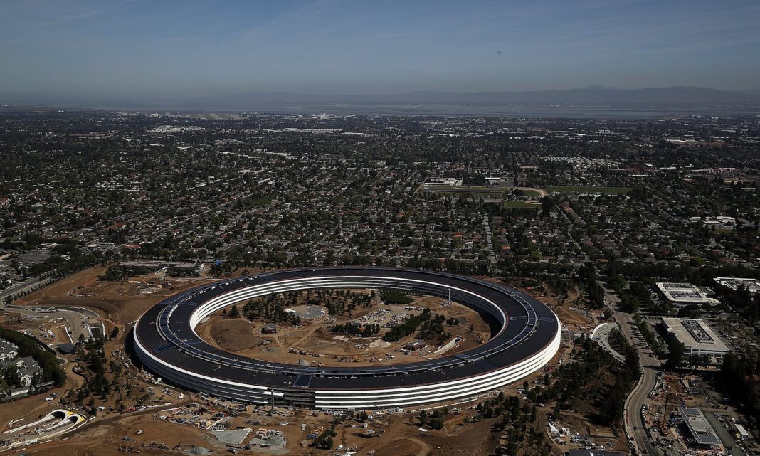 14377024-0-image-a-3_1559687414197 Защо новият кампус на Apple е във въздуха