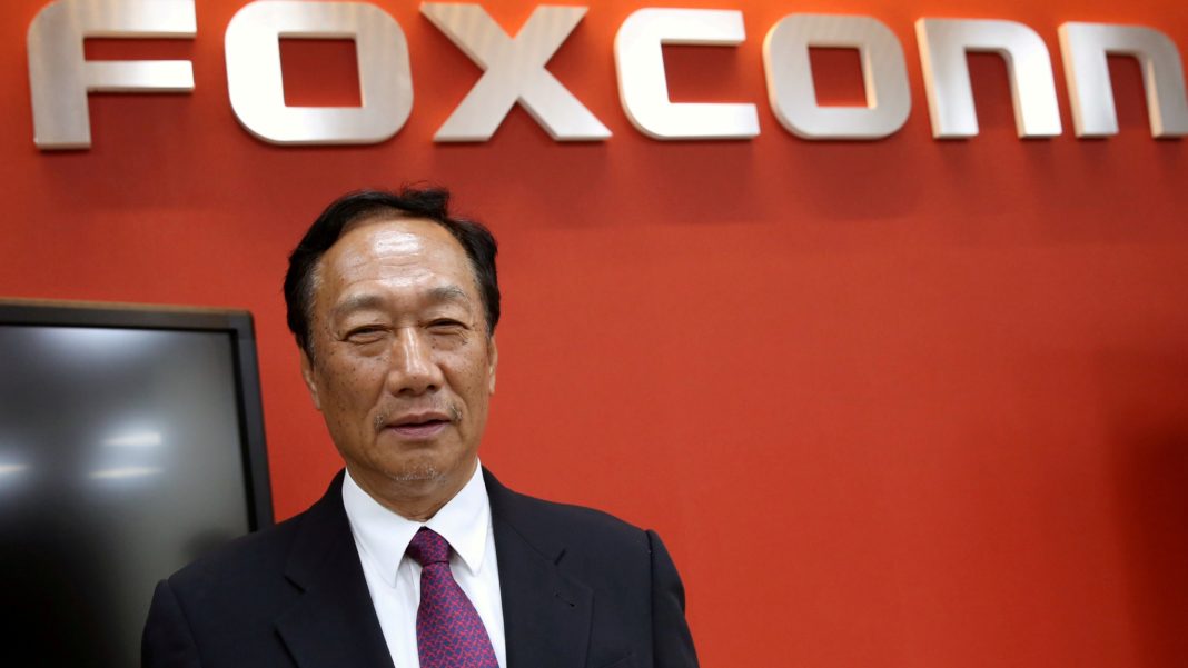 foxconn founder terry gou Основателят на Foxconn поиска Apple да премести производството си от Китай в Тайван