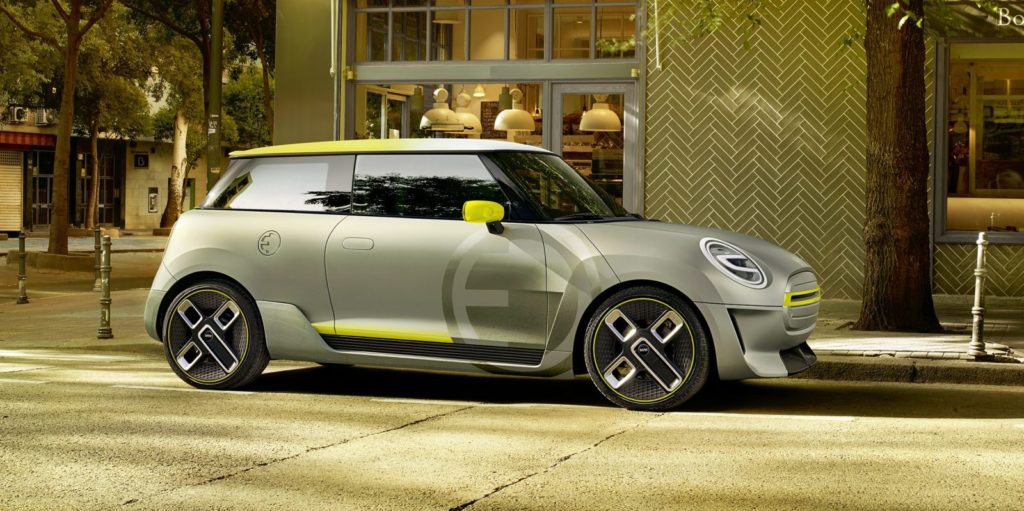 MINI Electric скоро застава на старта