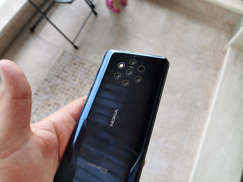 Ревю на флагманския смартфон Nokia 9 Pureview с най-необичайния набор от камери