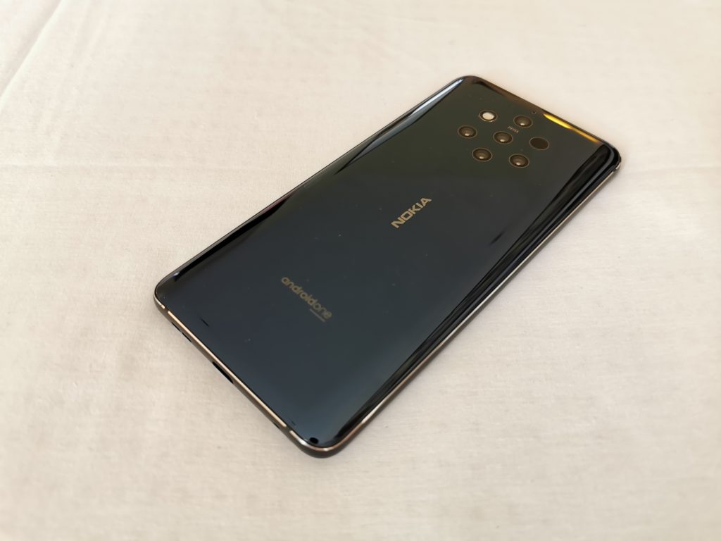 Ревю на флагманския смартфон Nokia 9 Pureview с най-необичайния набор от камери