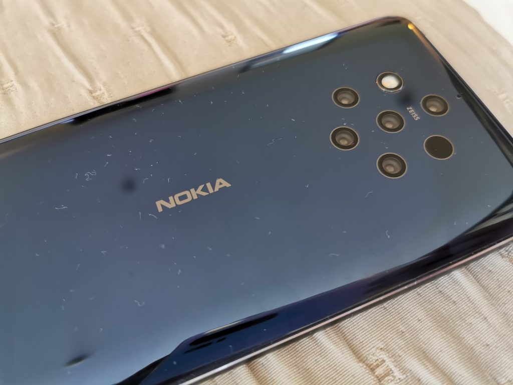 Ревю на флагманския смартфон Nokia 9 Pureview с най-необичайния набор от камери