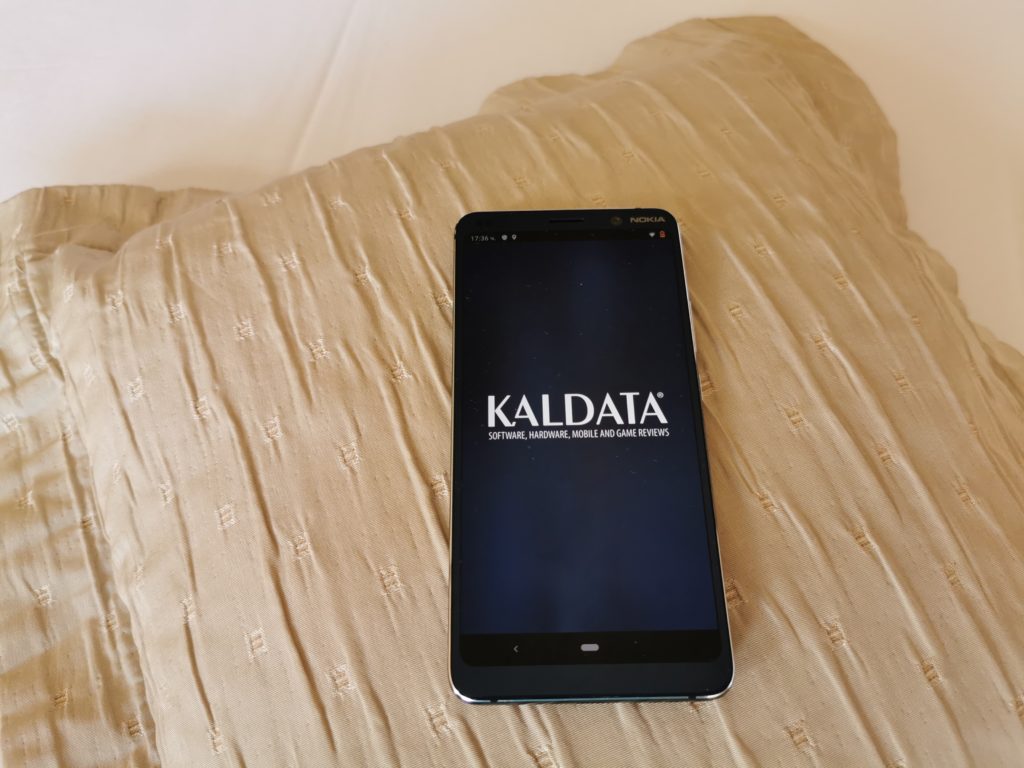 Ревю на флагманския смартфон Nokia 9 Pureview с най-необичайния набор от камери