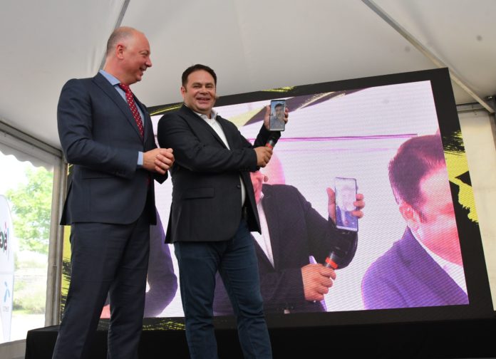 TELENOR-JUL22-Zhelyaskov-King-Rahal-5G-Call Теленор започва своите 5G тестове в България с първия медицински преглед, извършен през новата технология