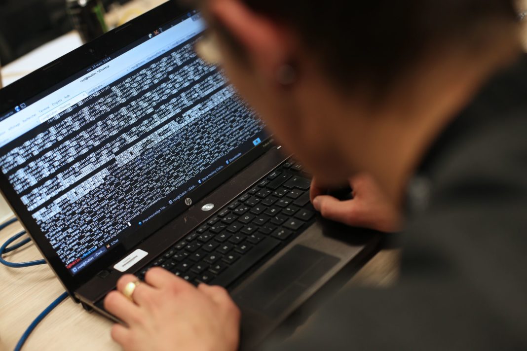What do Hackers do with Your Stolen Identity? Kaspersky съобщиха за неизвестна досега APT група