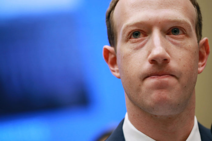 Facebook CEO Mark Zuckerberg Testifies At House Hearing Ще глобят Facebook с $5 милиарда заради случая с Cambridge Analytica