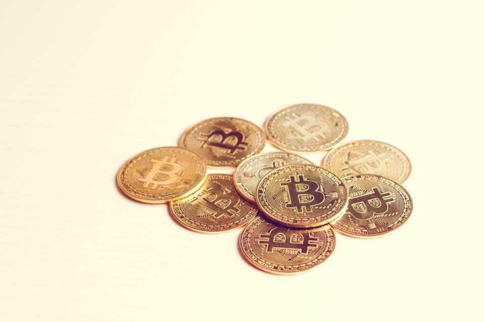 Цената на биткойна преодоля 000