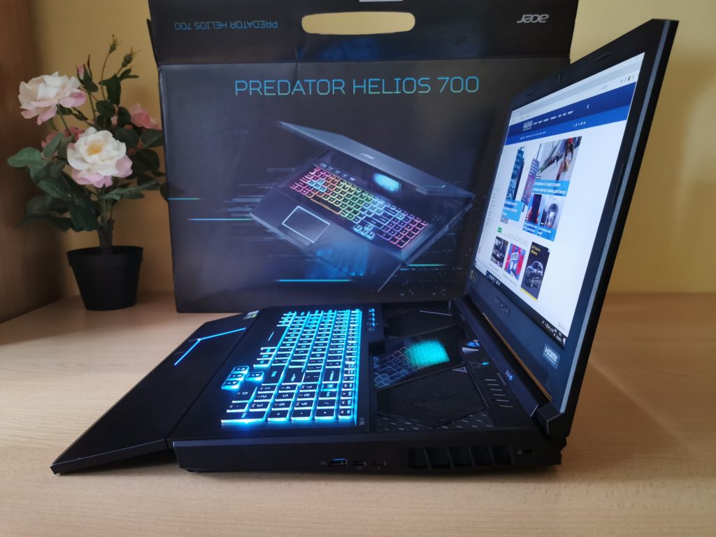 Ревю на геймърския лаптоп Acer Predator Helios 700 – с плъзгаща клавиатура и овърклок режим