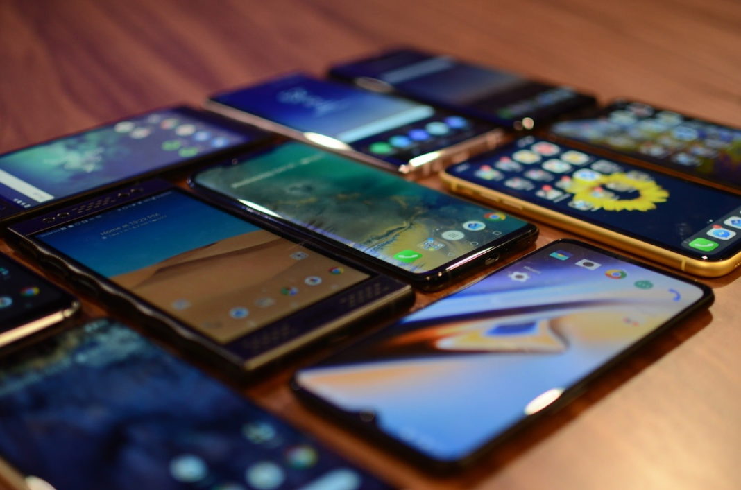 smartphones-1175-1500x993 Gartner предвижда сериозен спад в смартфон продажбите през тази година
