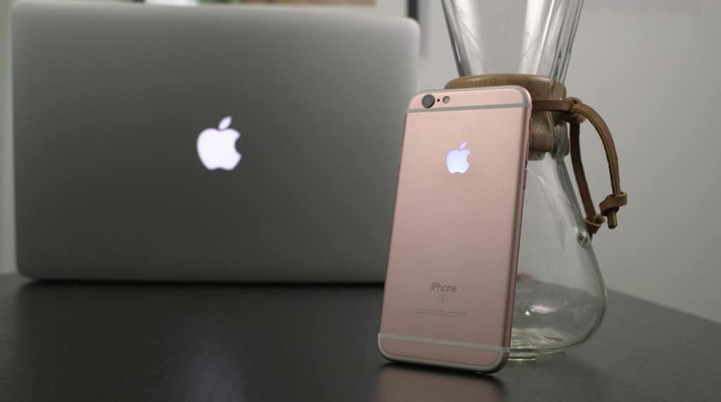 В iPhone може да се появи светещ логотип