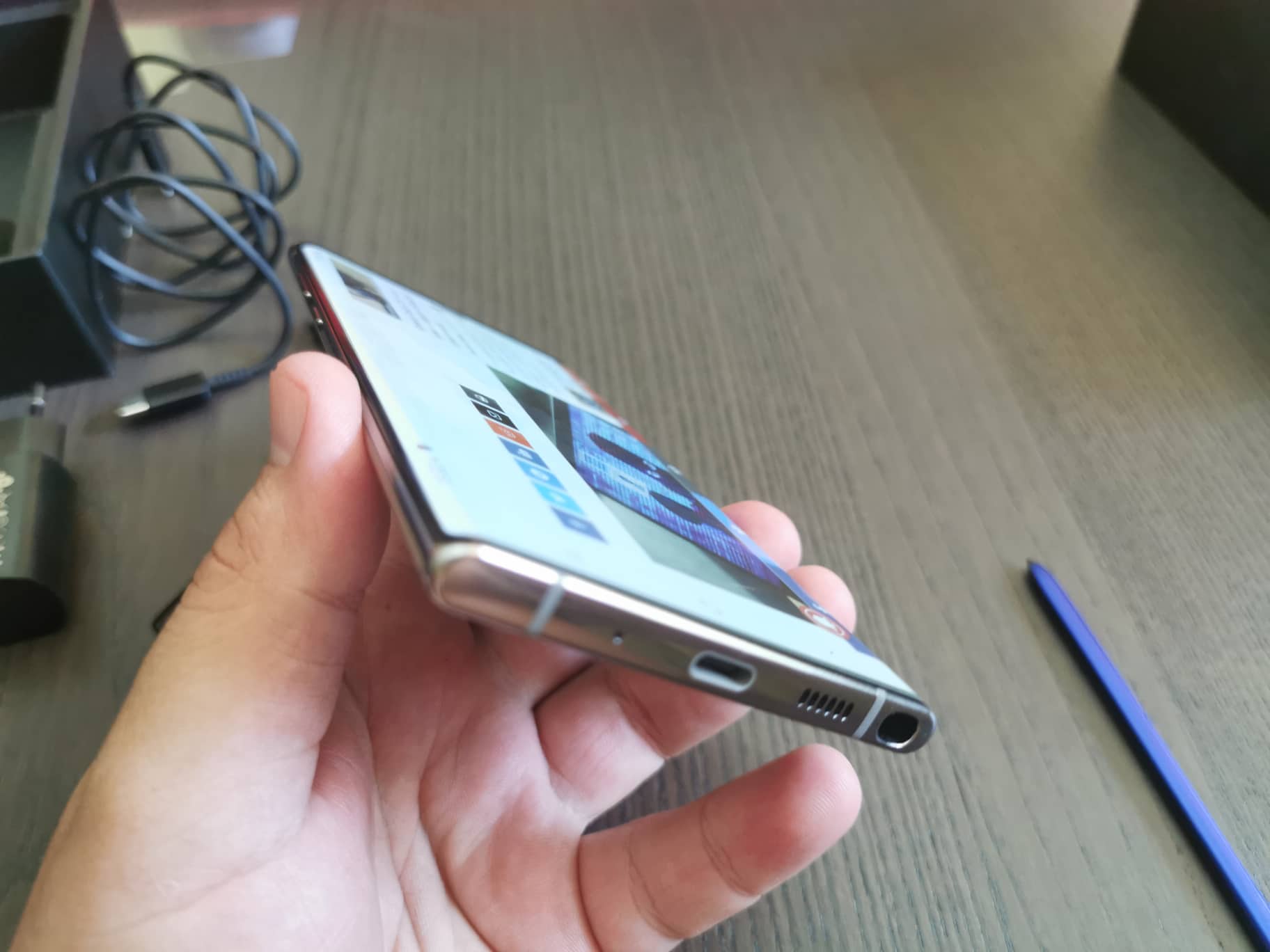 Ревю на Samsung Galaxy Note10 +: „въздушен“ стилус и огромен екран