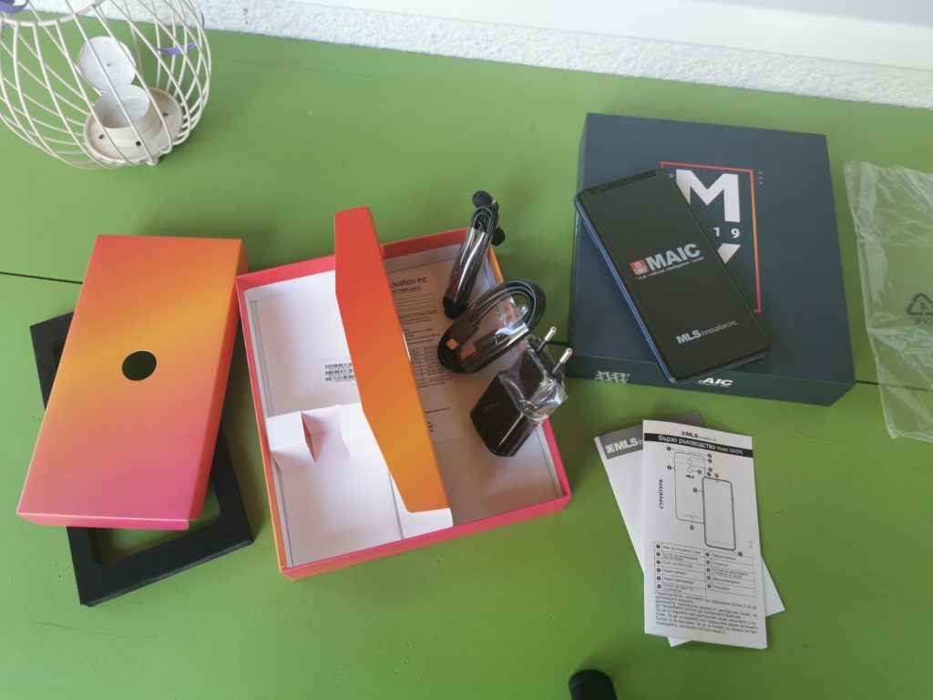 MLS MX 2019 вторият смартфон, говорещ български, в нашата редакция