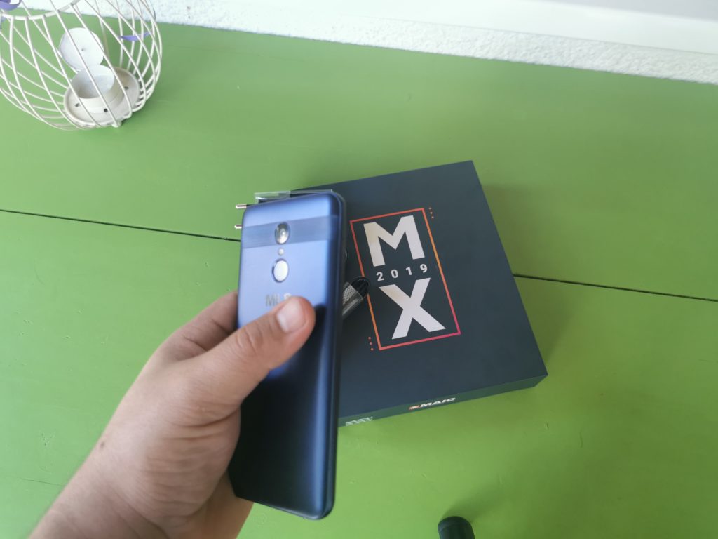 MLS MX 2019 вторият смартфон, говорещ български, в нашата редакция