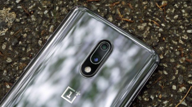 Сравнение между OnePlus 7T и OnePlus 7? Какво е новото?
