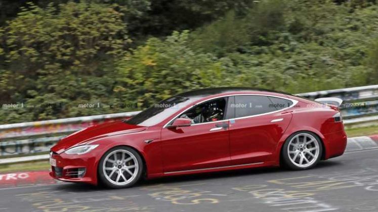 Неофициално: Tesla Model S счупи рекорда на Porsche Taycan на пистата в Нюрбургринг