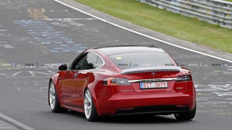 Неофициално: Tesla Model S счупи рекорда на Porsche Taycan на пистата в Нюрбургринг