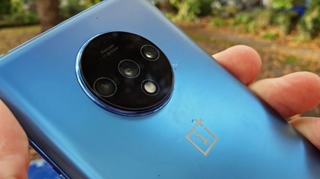 Сравнение между OnePlus 7T и OnePlus 7? Какво е новото?