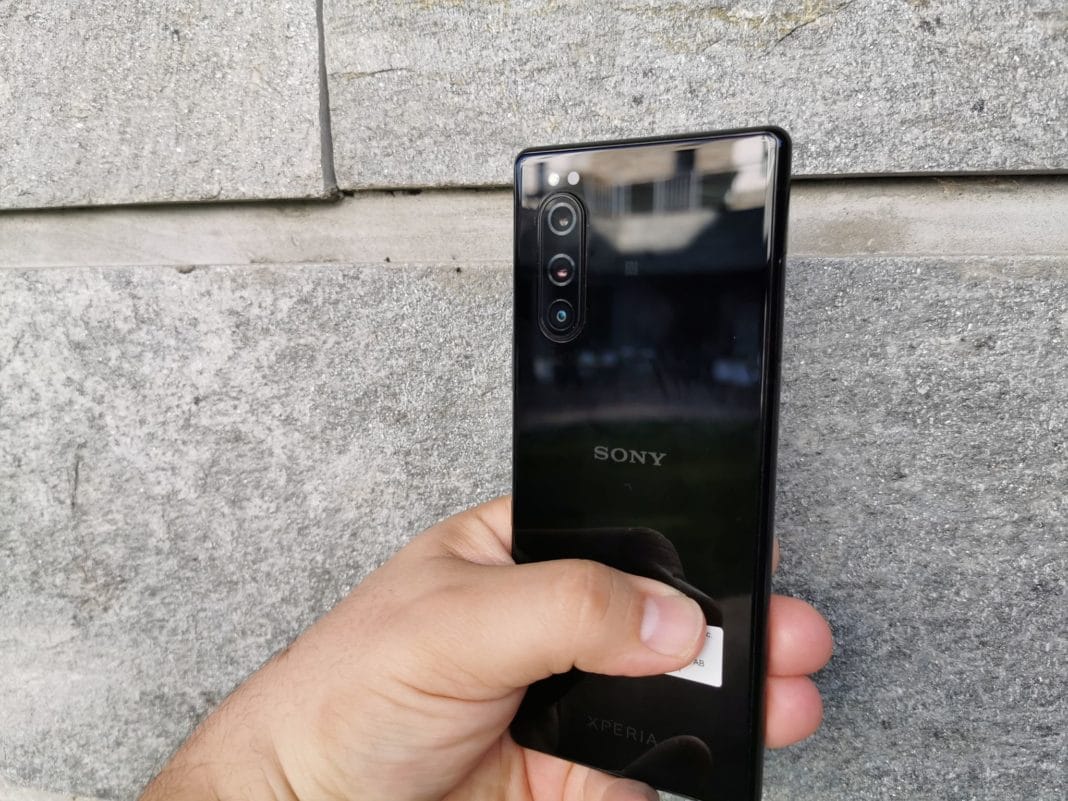 Ревю на Sony Xperia 5: производителен смартфон за креативните хора