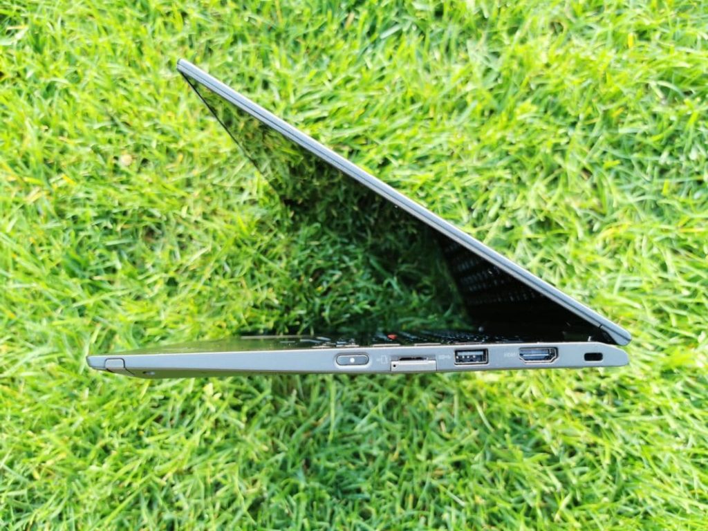 Ревю на Lenovo ThinkPad X390 Yoga – бизнес ноутбук-трансформър