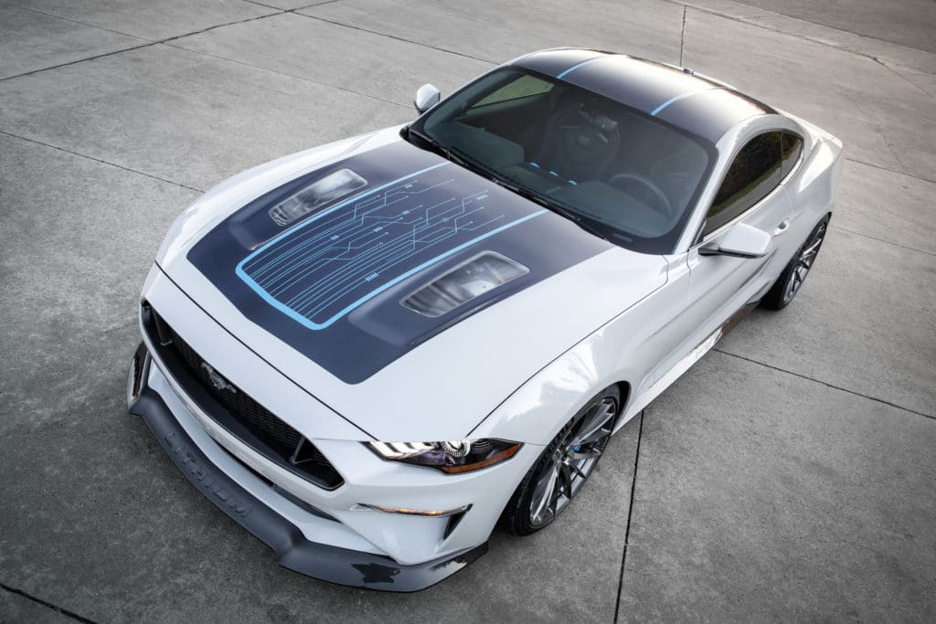 Ford представи електрически Mustang с ръчна скоростна кутия