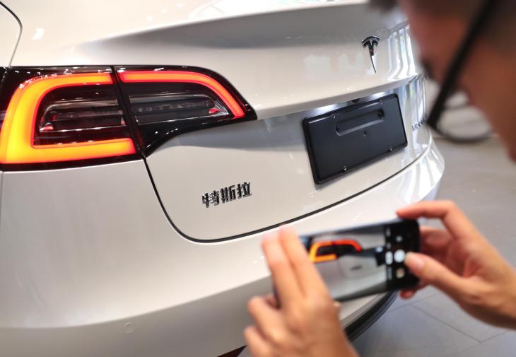 Tesla достави първите Model 3, произведени от шанхайската Gigafactory
