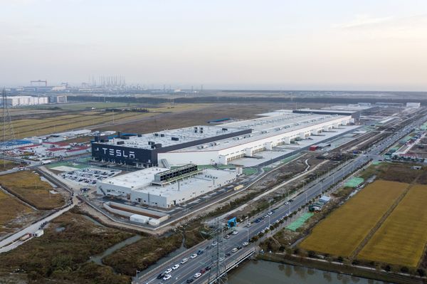 Bloomberg: следващата година Tesla ще намали цените на китайските Model 3 с минимум 20%