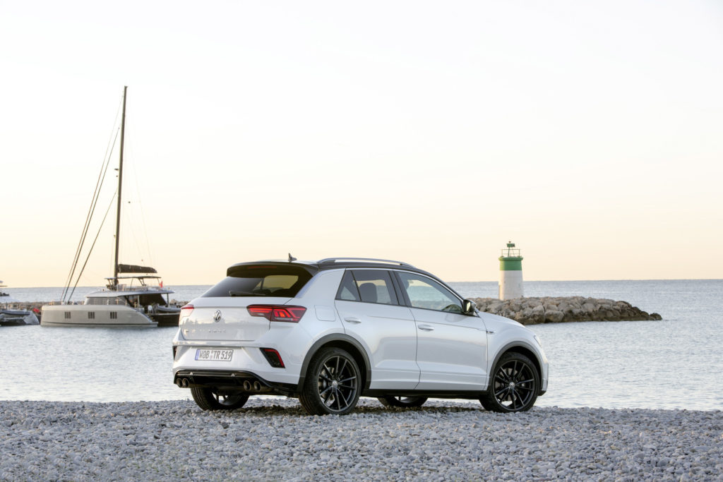 Volkswagen представи новия T-Roc R