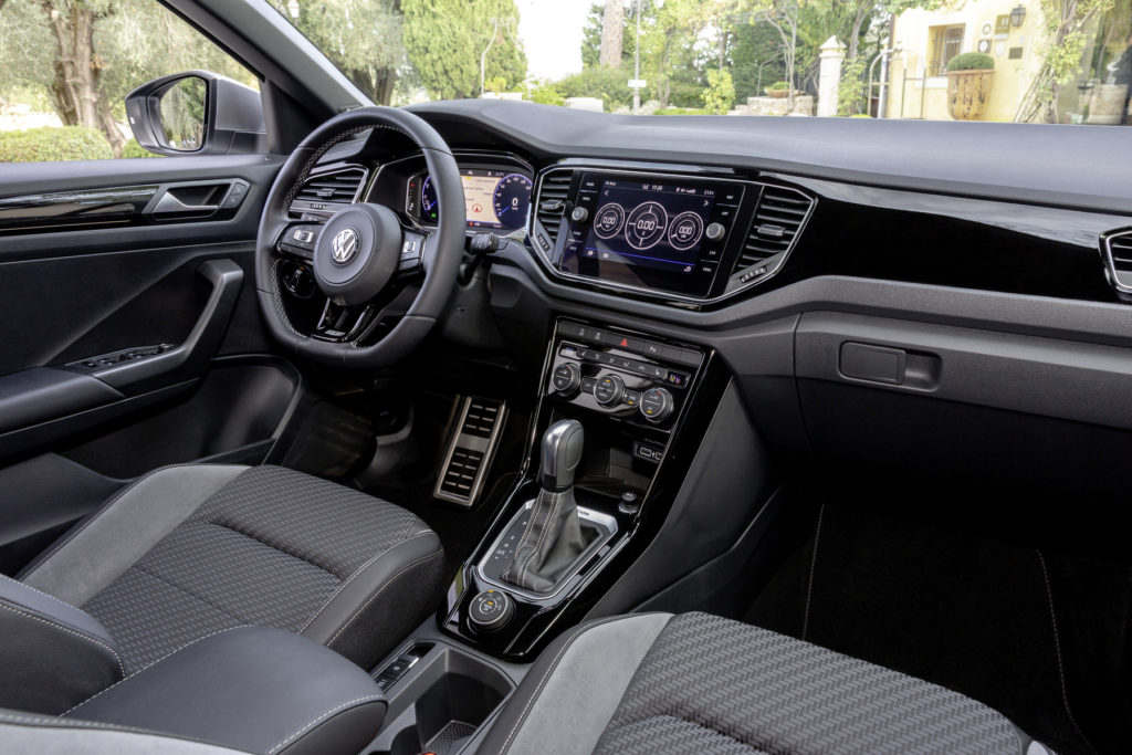 Volkswagen представи новия T-Roc R