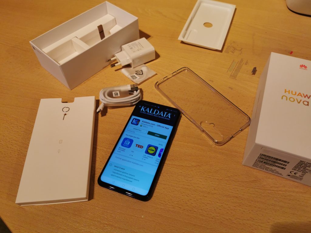 Ревю на Huawei nova 5T – флагман с цена на среден клас смартфон
